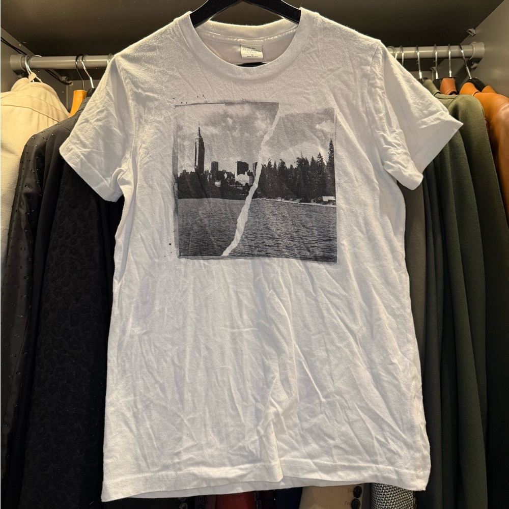 Abercrombie & Fitch Graphic T-Shirt (Men’s)